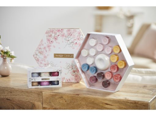 YANKEE CANDLE DÁRKOVÁ SADA 18KS ČAJOVÝCH SVÍČEK + SVÍCNU